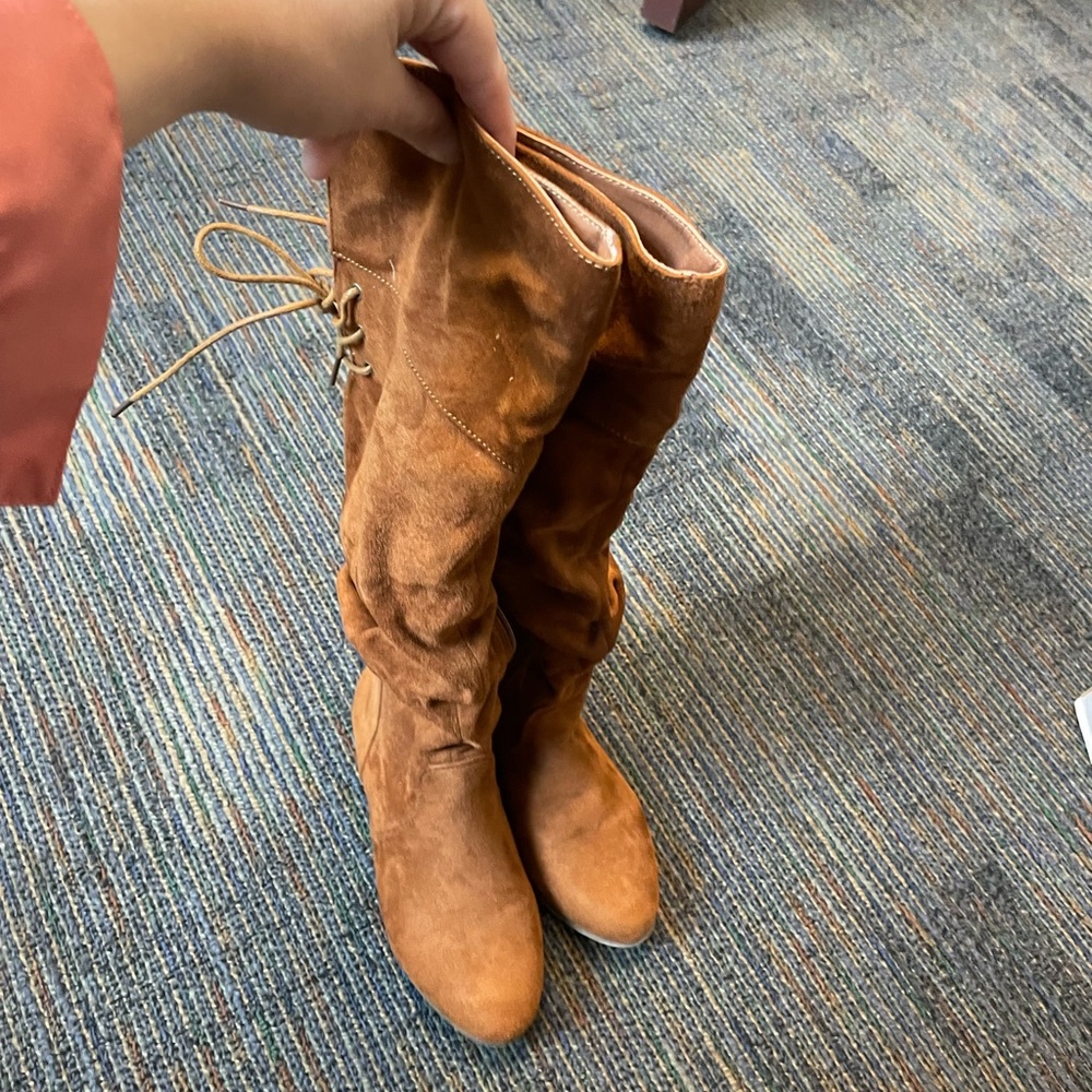 Celebrity NYC faux camel suede over the knee flat boots 6